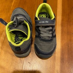 Stride rite toddler sneakers